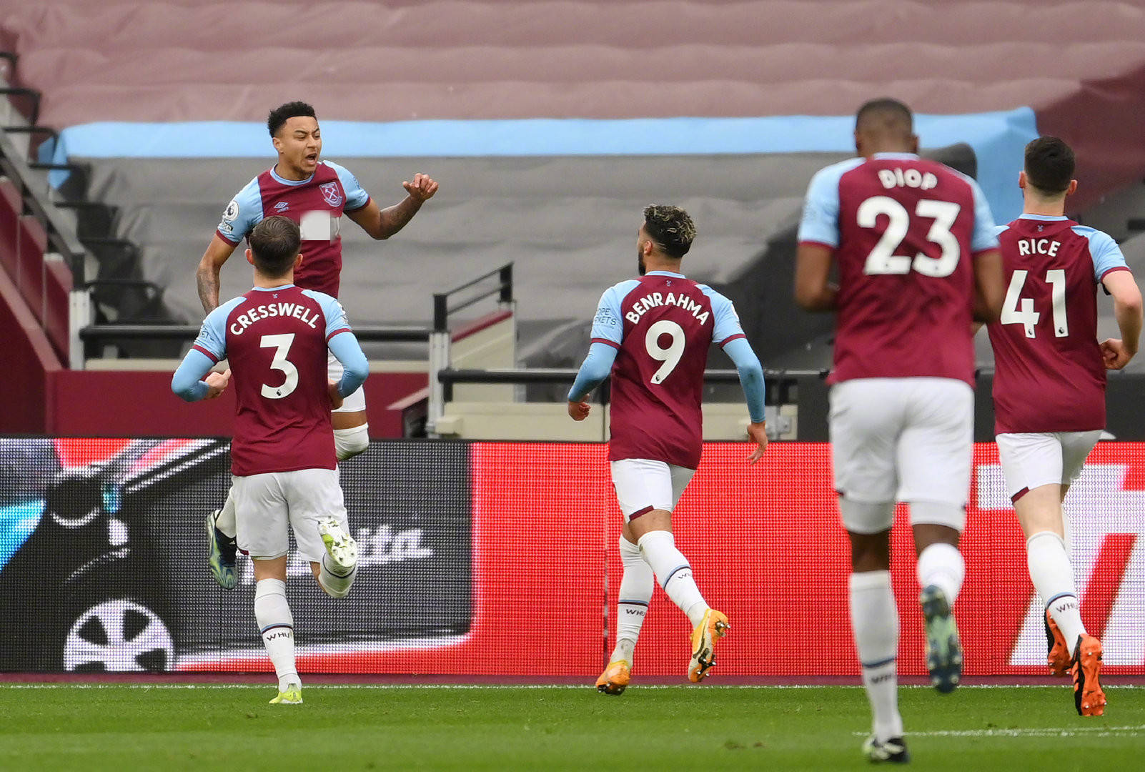 显得格外专 显得格外专